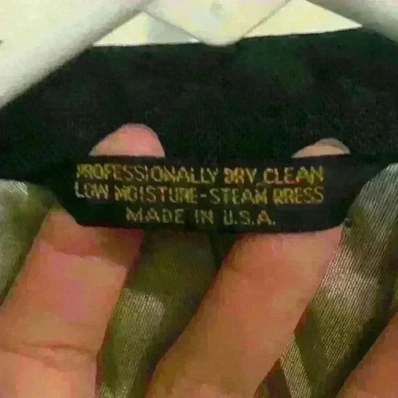 Vintage Adam’s Row 44L Black Blazer with Golden Buttons - Picture 2 of 7